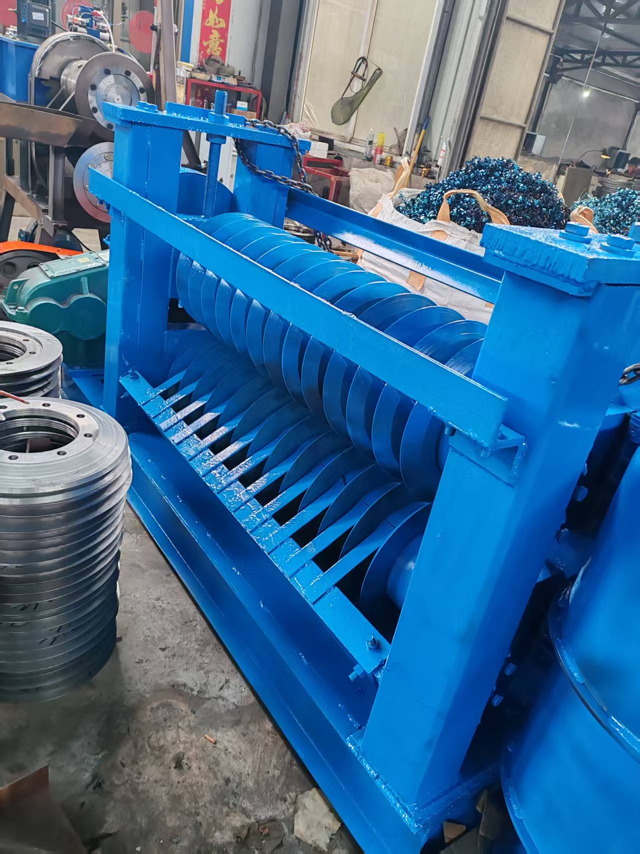 Xinzhe Metal Meluncurkan Mesin Pemotong Logam Presisi Tinggi untuk Klien Industri Global